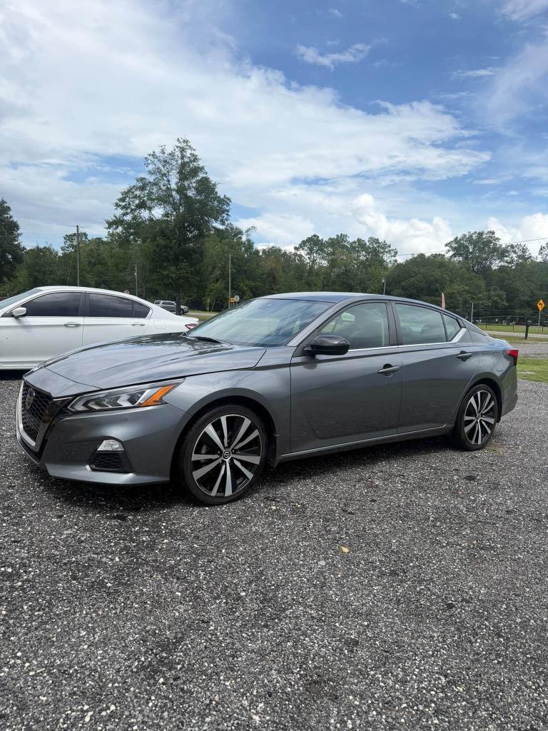 2022 Nissan Altima SR